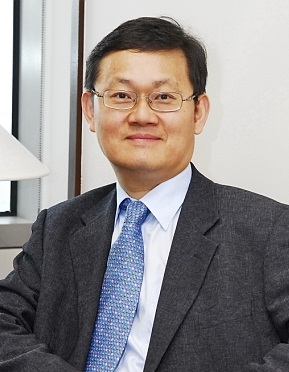 Jong-Wha Lee